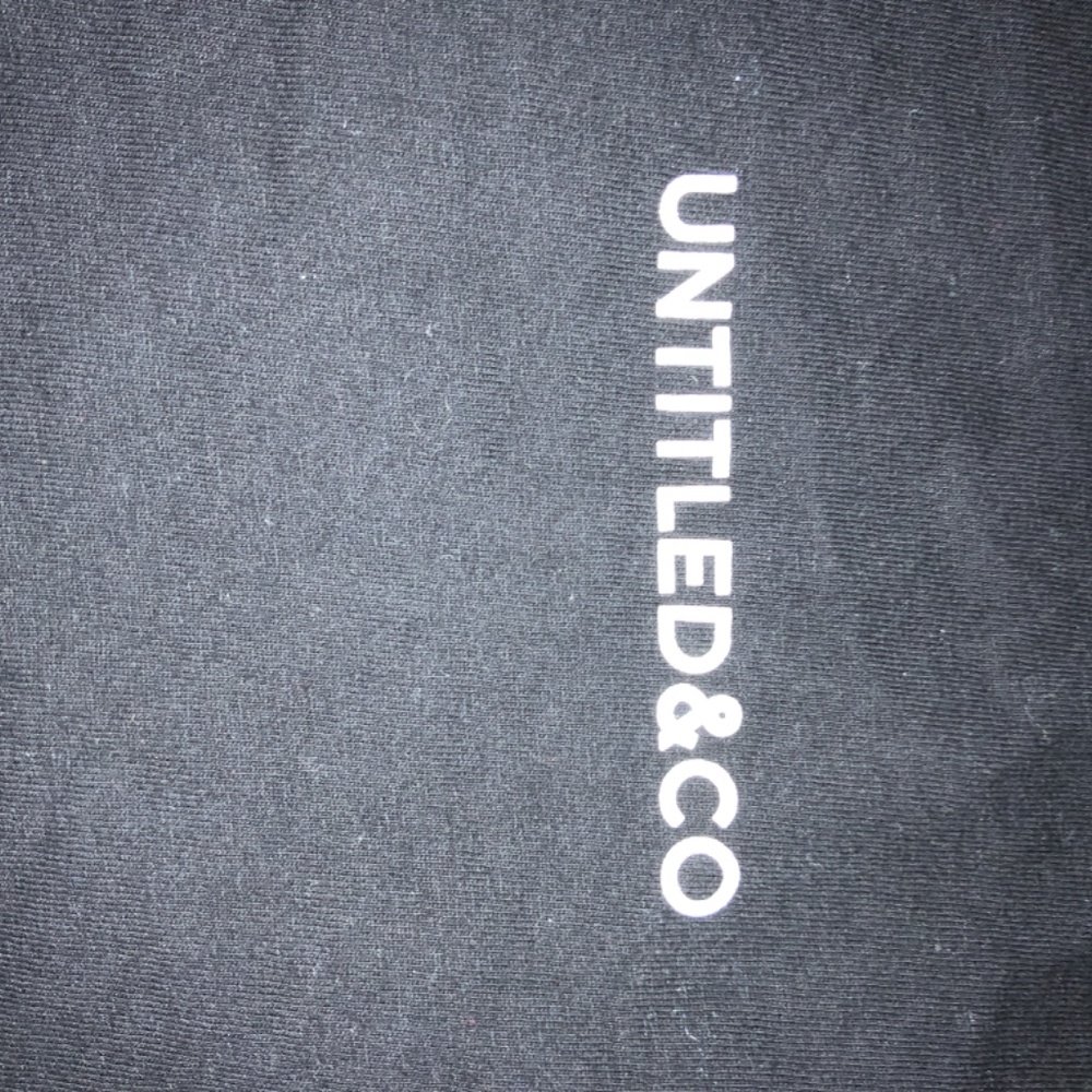 Cute basic tee - Picture 2 of 2